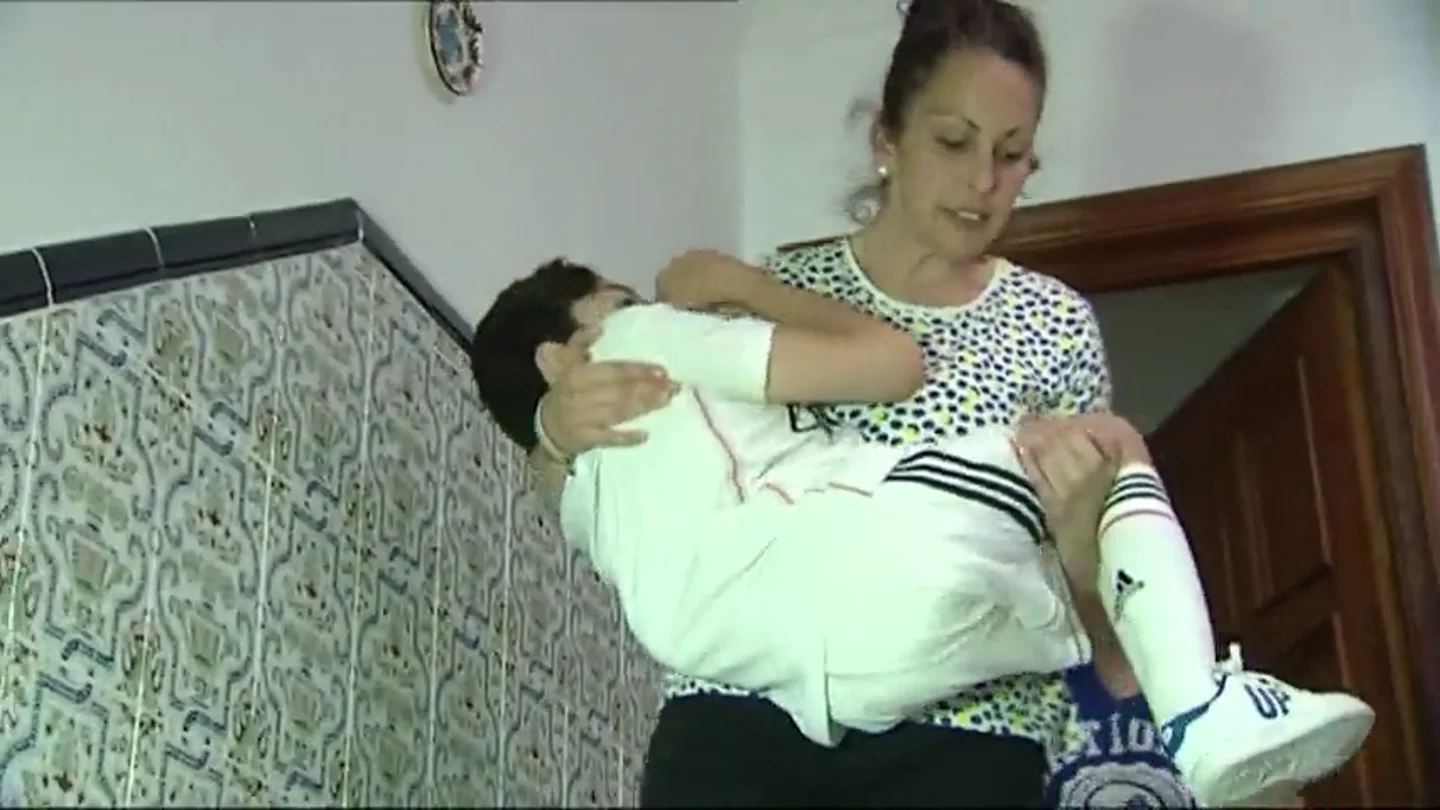 El drama de Manuel: un niño de Jerez atrapado en su casa por culpa de unas escaleras El drama de Manuel: un niño de Jerez atrapado en su casa por culpa de unas escaleras