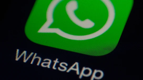 Whatsapp activará el modo oscuro Whatsapp activará el modo oscuro