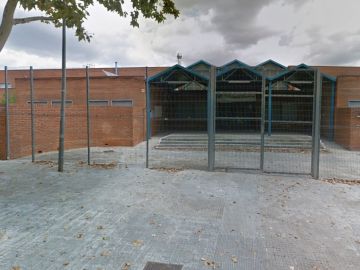 Exterior de la escuela en la que se denunció la agresión Exterior de la escuela en la que se denunció la agresión