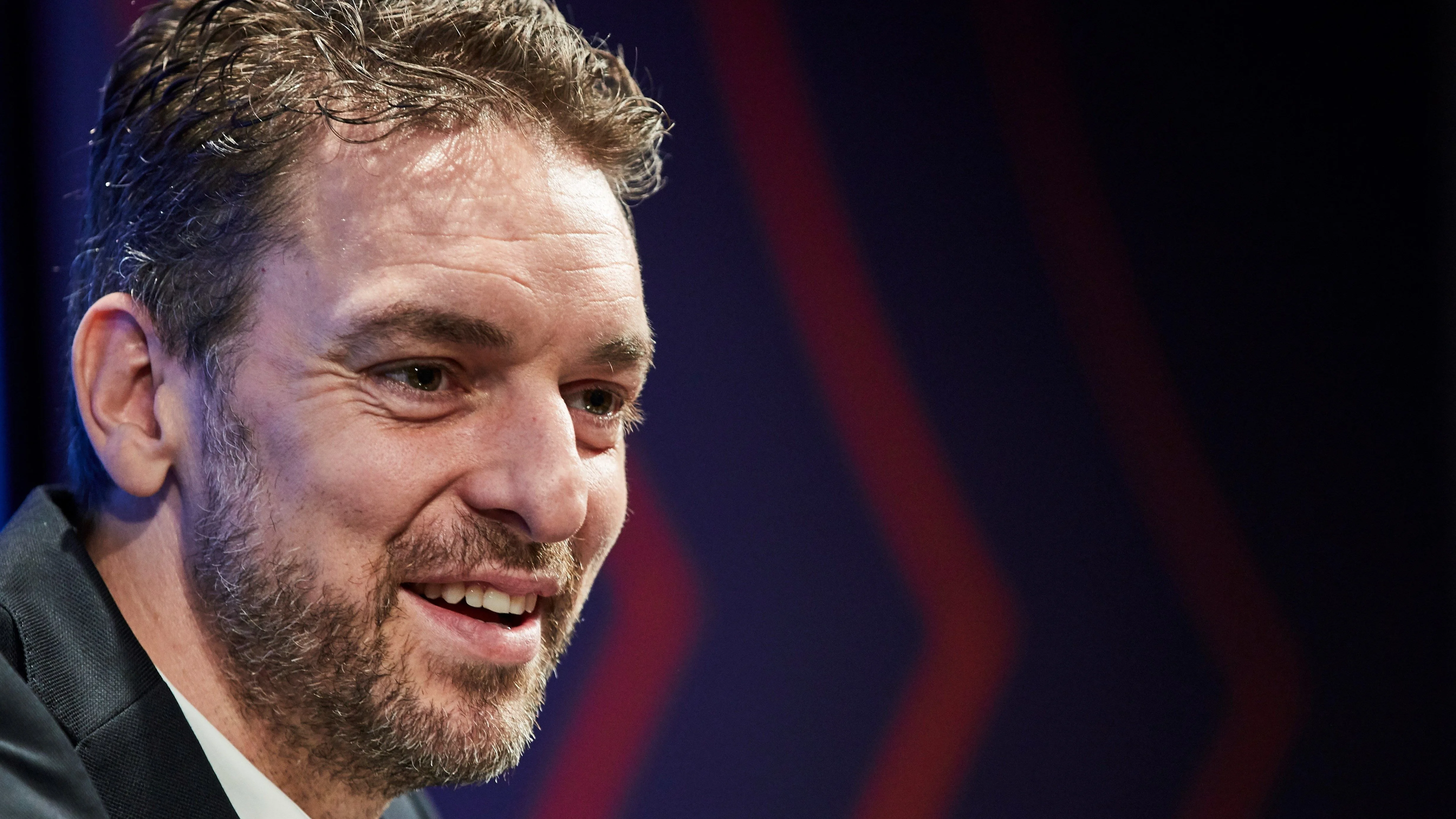 Pau Gasol, hablando ante los medios de comunicación