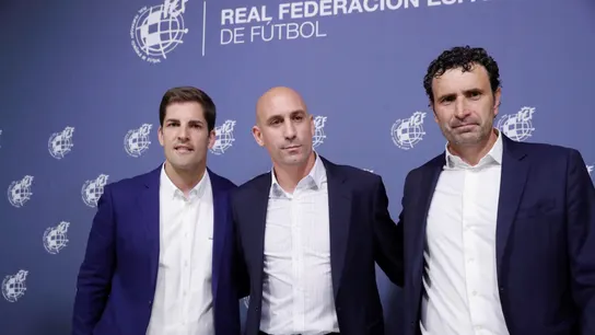 Robert Moreno, junto a Rubiales y Molina Robert Moreno, junto a Rubiales y Molina