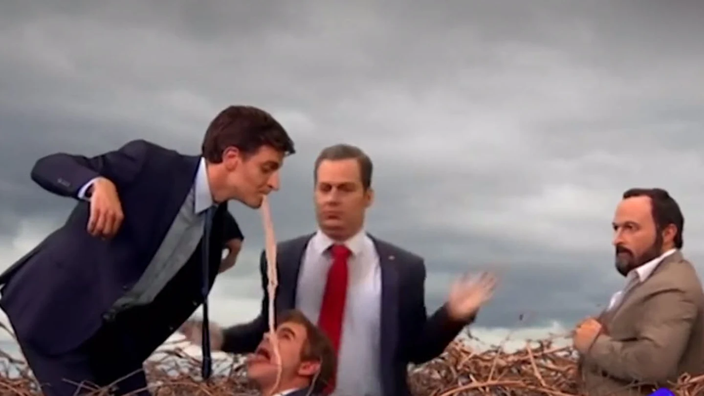 La parodia sobre la llegada de PP, Ciudadanos y Vox al Ayuntamiento de Madrid: "Madrid Central les altera, el resto de podemitas aún es fresco" La parodia sobre la llegada de PP, Ciudadanos y Vox al Ayuntamiento de Madrid: "Madrid Central les altera, el resto de podemitas aún es fresco"
