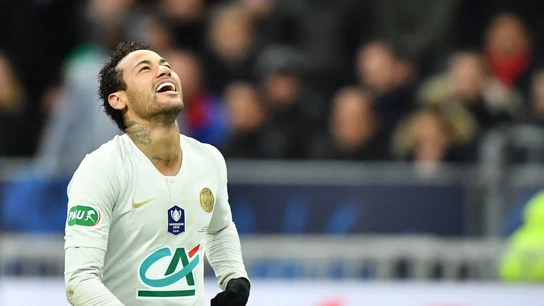 Neymar sonríe durante un partido con el PSG Neymar sonríe durante un partido con el PSG