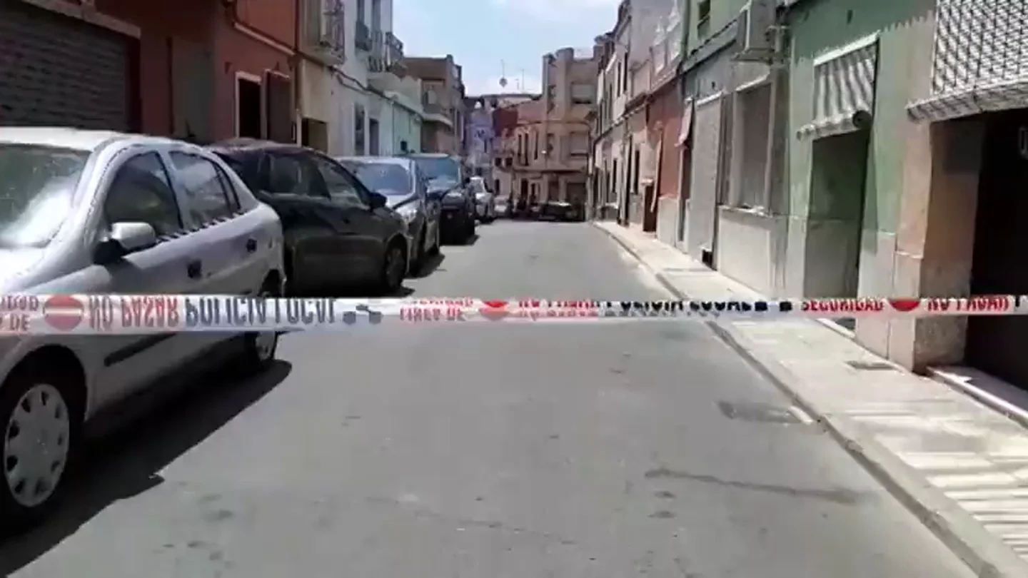 Tiroteo en Alzira: detenido un hombre por disparar a dos mujeres en plena calle Tiroteo en Alzira: detenido un hombre por disparar a dos mujeres en plena calle