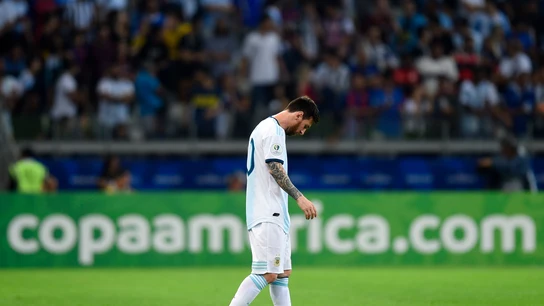 Leo Messi, cabizbajo en un partido de Argentina Leo Messi, cabizbajo en un partido de Argentina