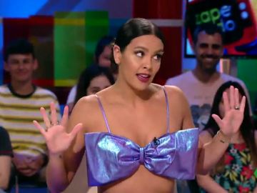 El sorprendente look de Cristina Pedroche que 'alucina' a los zapeadores: "Soy como un regalo" El sorprendente look de Cristina Pedroche que 'alucina' a los zapeadores: "Soy como un regalo"