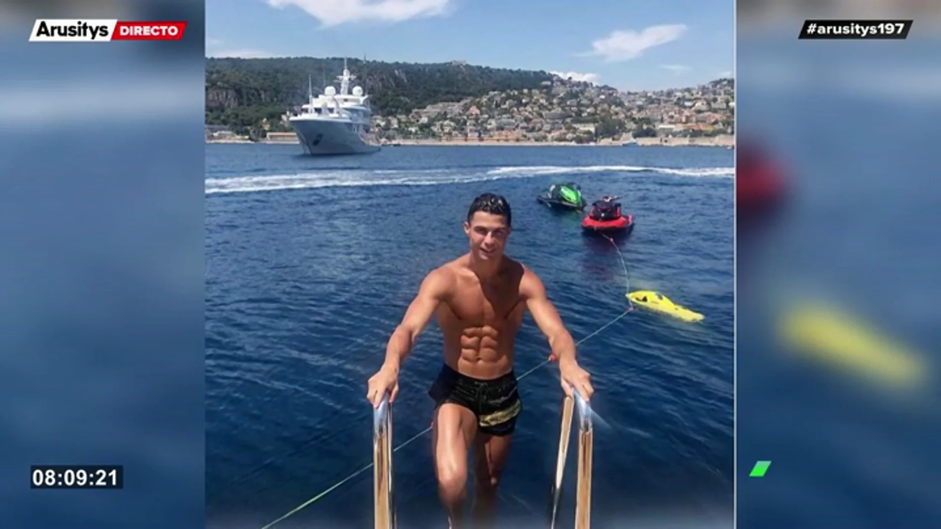 El planchazo de Cristiano Ronaldo en el mar durante sus exclusivas vacaciones 