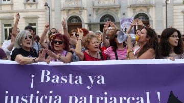 Organizaciones feministas de Madrid se concentran bajo el lema ¡Basta ya de justicia patriarcal!
