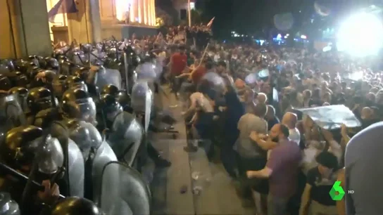 Protestas en Georgia por la presencia de diputados rusos en el Parlamento Protestas en Georgia por la presencia de diputados rusos en el Parlamento