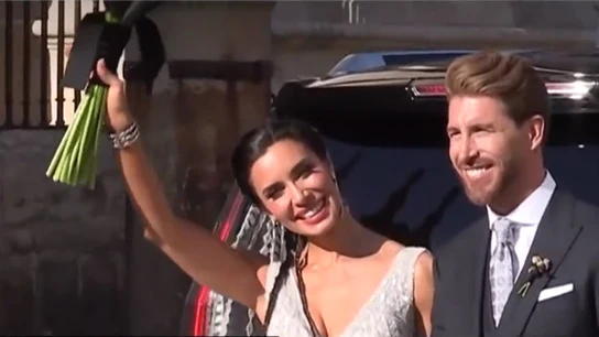 El Sevilla analiza al único famoso que llevó su móvil la boda de Pilar Ramos y Sergio Rubio El Sevilla analiza al único famoso que llevó su móvil la boda de Pilar Ramos y Sergio Rubio