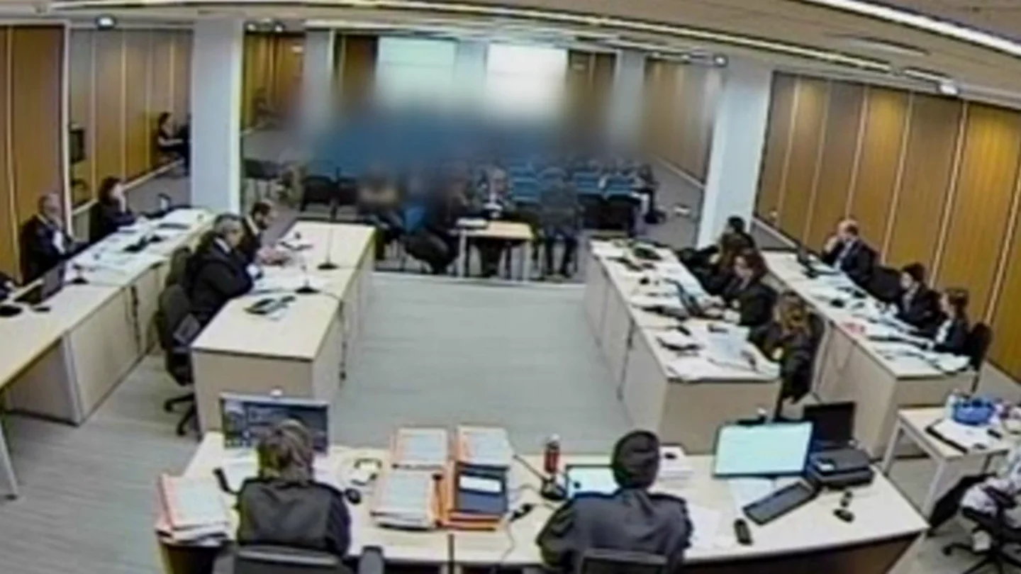 laSexta accede en exclusiva a las imágenes de Bárcenas y Cospedal en el juicio contra el PP por la destrucción de los discos duros laSexta accede en exclusiva a las imágenes de Bárcenas y Cospedal en el juicio contra el PP por la destrucción de los discos duros