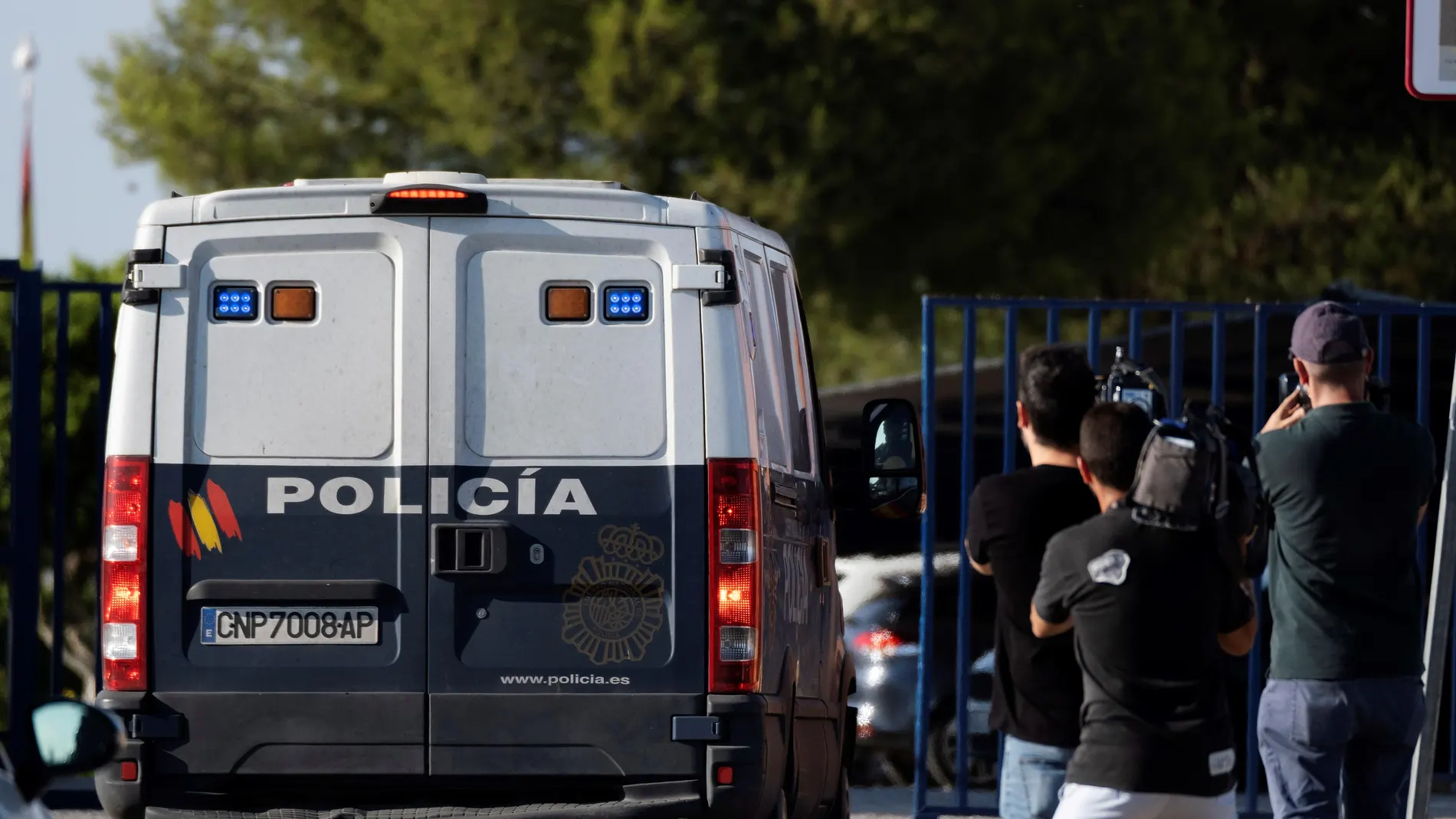 Imagen del furgón en el que fueron trasladados los miembros de La Manada al Centro Penitenciario Sevilla 1