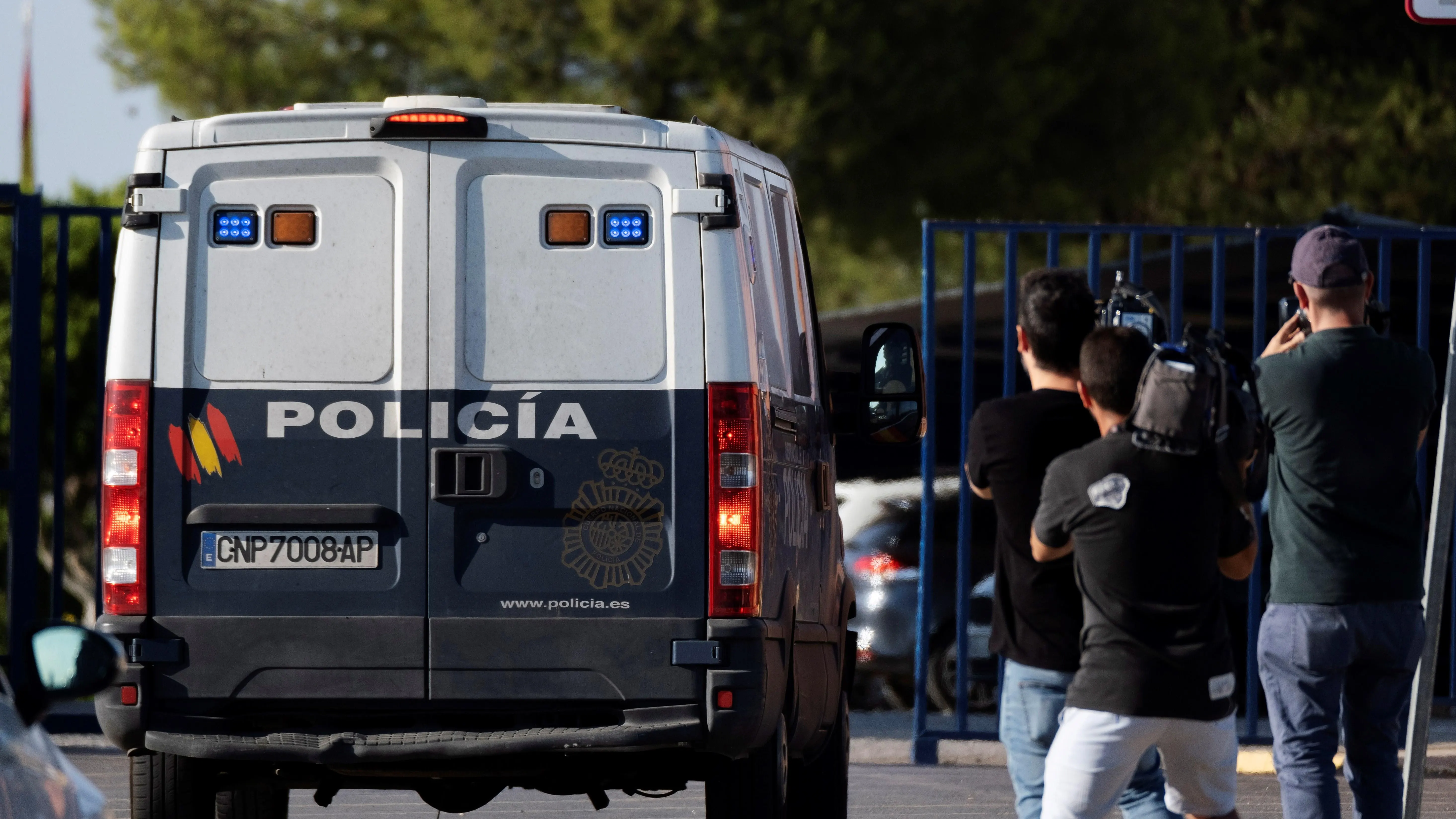 Imagen del furgón en el que fueron trasladados los miembros de La Manada al Centro Penitenciario Sevilla 1