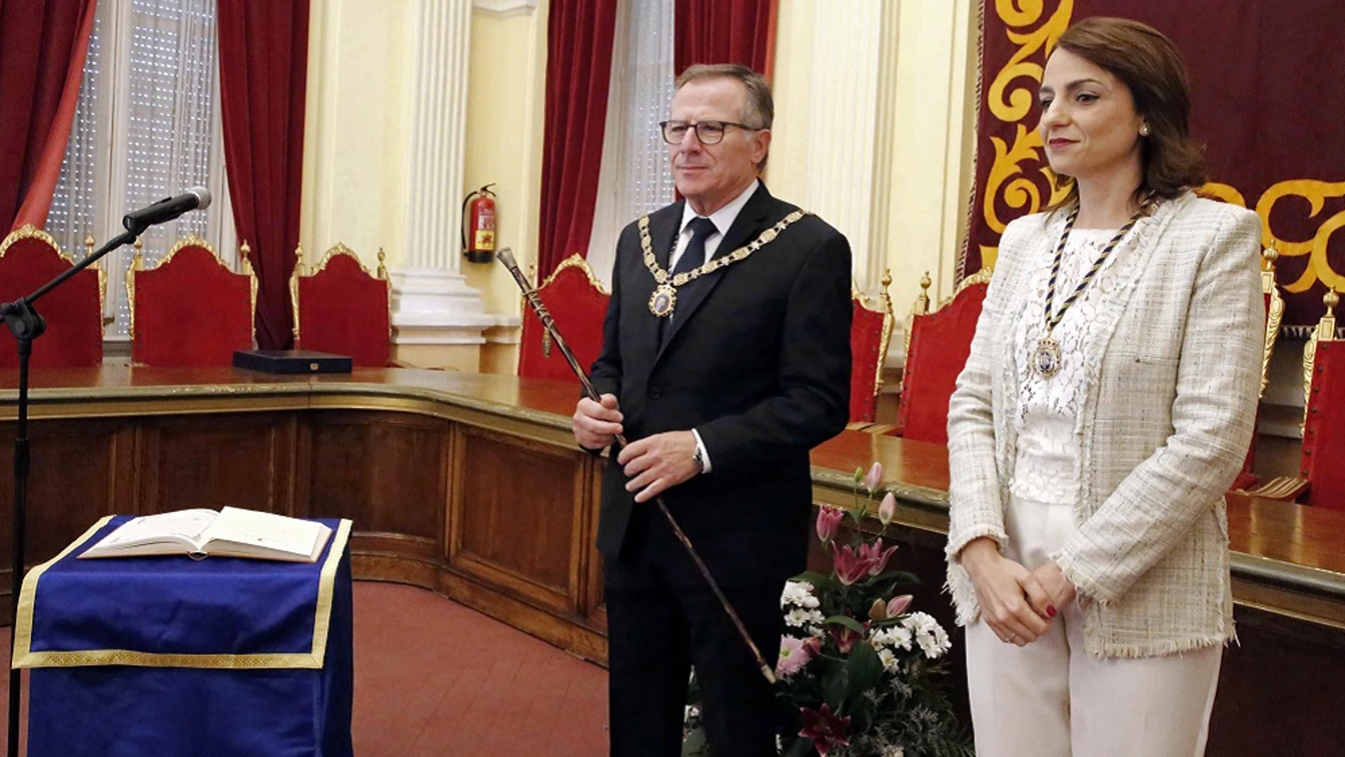 El nuevo presidente de la Ciudad Autónoma de Melilla, Eduardo de Castro, durante su toma de posesión