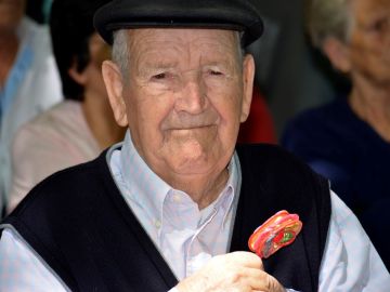 Martín recupera su sonajero 83 años después Martín recupera su sonajero 83 años después