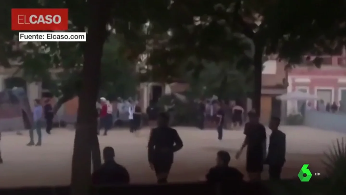 Imágenes cedidas sobre la pelea a la salida de una discoteca en el barrio de Gràcia en Barcelona Imágenes cedidas sobre la pelea a la salida de una discoteca en el barrio de Gràcia en Barcelona.