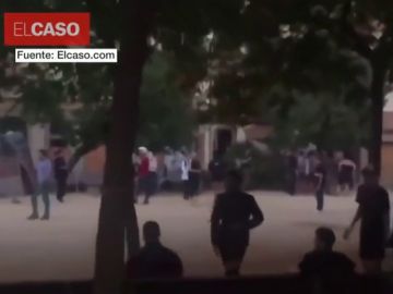 Imágenes cedidas sobre la pelea a la salida de una discoteca en el barrio de Gràcia en Barcelona Imágenes cedidas sobre la pelea a la salida de una discoteca en el barrio de Gràcia en Barcelona