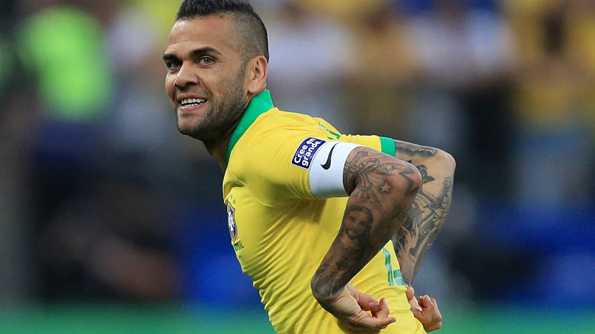 Dani Alves, con Brasil