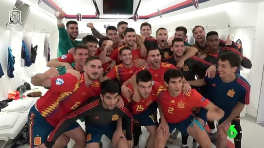 La celebración de España tras golear a Polonia y asegurarse estar en Tokio 2020: "Es algo histórico" La celebración de España tras golear a Polonia y asegurarse estar en Tokio 2020: "Es algo histórico"