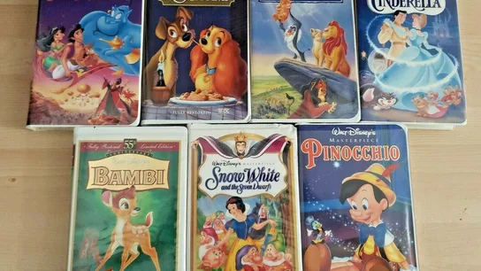 Imagen de varias cintas de VHS de Disney. Imagen de varias cintas de VHS de Disney.