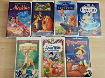Imagen de varias cintas de VHS de Disney. Imagen de varias cintas de VHS de Disney.