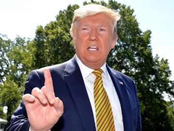 El presidente de los Estados Unidos, Donald Trump, habla con los medios de comunicación El presidente de los Estados Unidos, Donald Trump, habla con los medios de comunicación