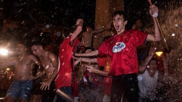 Aficionados del Mallorca celebran el ascenso a primera división