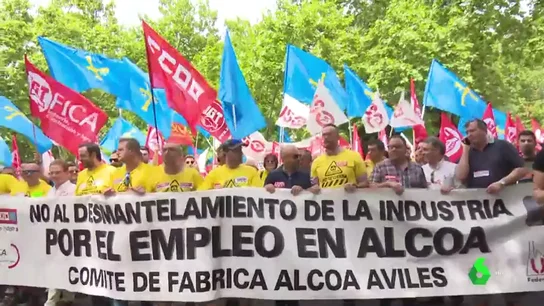 Los trabajadores de Alcoa piden garantías de que mantendrán el empleo ante el Ministerio de Industria Los trabajadores de Alcoa piden garantías de que mantendrán el empleo ante el Ministerio de Industria