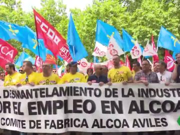 Los trabajadores de Alcoa piden garantías de que mantendrán el empleo ante el Ministerio de Industria Los trabajadores de Alcoa piden garantías de que mantendrán el empleo ante el Ministerio de Industria