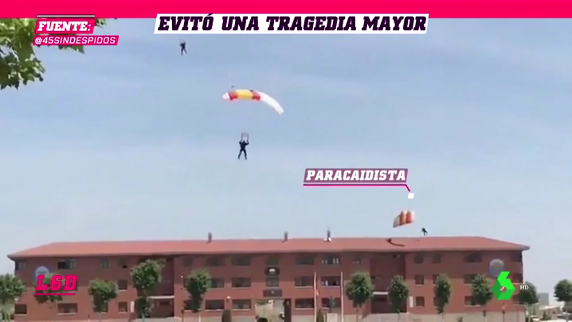Un paracaidista choca contra un tejado y cae al suelo en plena exhibición