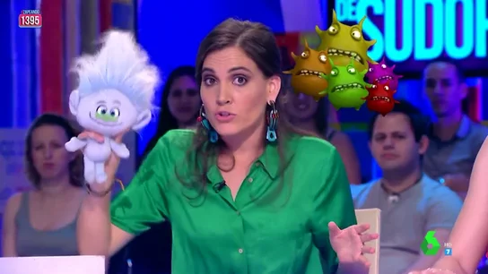 La canción de Boticaria García al ritmo de 'Cuando tú vas' de Chenoa: "Te echo 'flis flis', pero el sudor está ahí, el perfume puede confundir" La canción de Boticaria García al ritmo de 'Cuando tú vas' de Chenoa: "Te echo 'flis flis', pero el sudor está ahí, el perfume puede confundir"