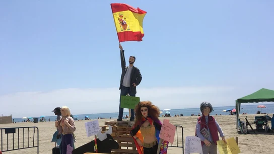 El muñeco de Abascal quemado en Estepona El muñeco de Abascal quemado en Estepona