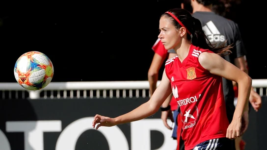 Aitana Bonmatí, en un entrenamiento de España Aitana Bonmatí, en un entrenamiento de España