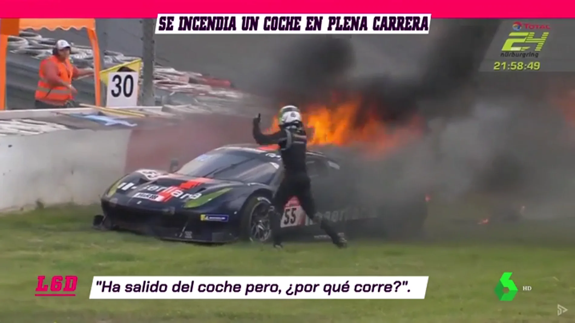 Un Ferrari en llamas en Nürburgring: el piloto apaga el incendio ante la inacción de los comisarios