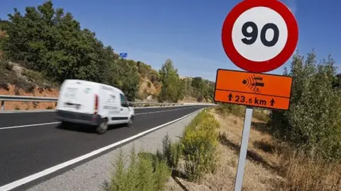 Conducir por una carretera secundaria Conducir por una carretera secundaria