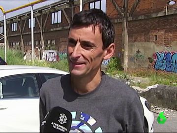 Así fue el momento en que un ertzaina fuera de servicio consiguió parar al ladrón de su coche: "Me arañó todo el cuerpo" Así fue el momento en que un ertzaina fuera de servicio consiguió parar al ladrón de su coche: "Me arañó todo el cuerpo"