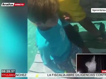 Shakira y Piqué, vacaciones entre tiburones junto a sus hijos Milan y Sasha Shakira y Piqué, vacaciones entre tiburones junto a sus hijos Milan y Sasha