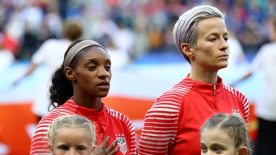 Megan Rapinoe, durante el momento de los himnos en el partido contra España Megan Rapinoe, durante el momento de los himnos en el partido contra España