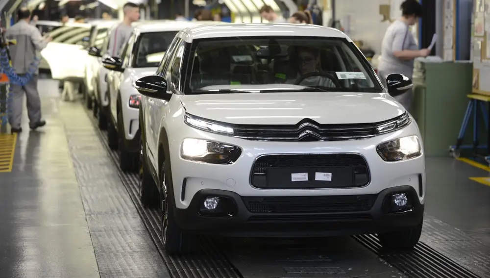 La producción y exportación de vehículos en España sigue en caída libre