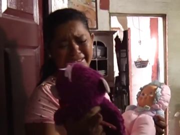 El dolor de la abuela de Valeria, la niña que se ahogó tratando de cruzar a EEUU El dolor de la abuela de Valeria, la niña que se ahogó tratando de cruzar a EEUU