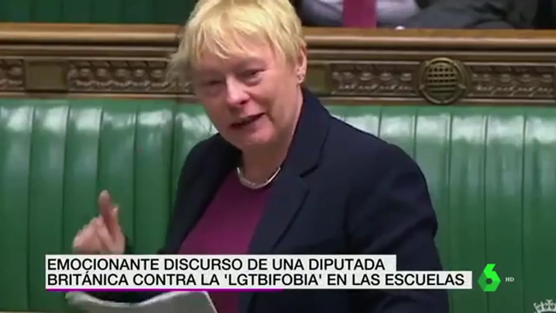 El emocionante discurso de una diputada británica contra la LGTBIfobia en las escuelas: "No vamos a volver al armario"