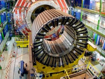 El Colisionador de Hadrones, la mayor máquina superconductora del mundo en el Laboratorio Europeo de Física de Partículas (CERN), en Ginebra. El Colisionador de Hadrones, la mayor máquina superconductora del mundo en el Laboratorio Europeo de Física de Partículas (CERN), en Ginebra.