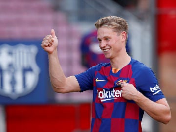 De Jong posa con la camiseta del Barcelona De Jong posa con la camiseta del Barcelona