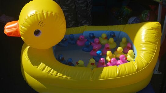 Imagen de archivo de un pato hinchable