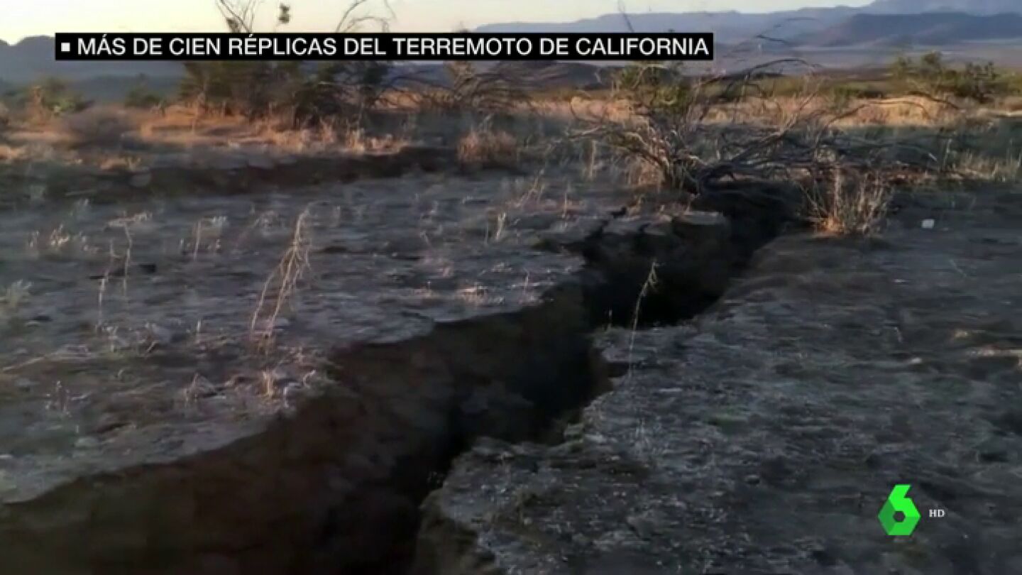 Da&ntilde;os en una carrtera como consecuencia del temblor