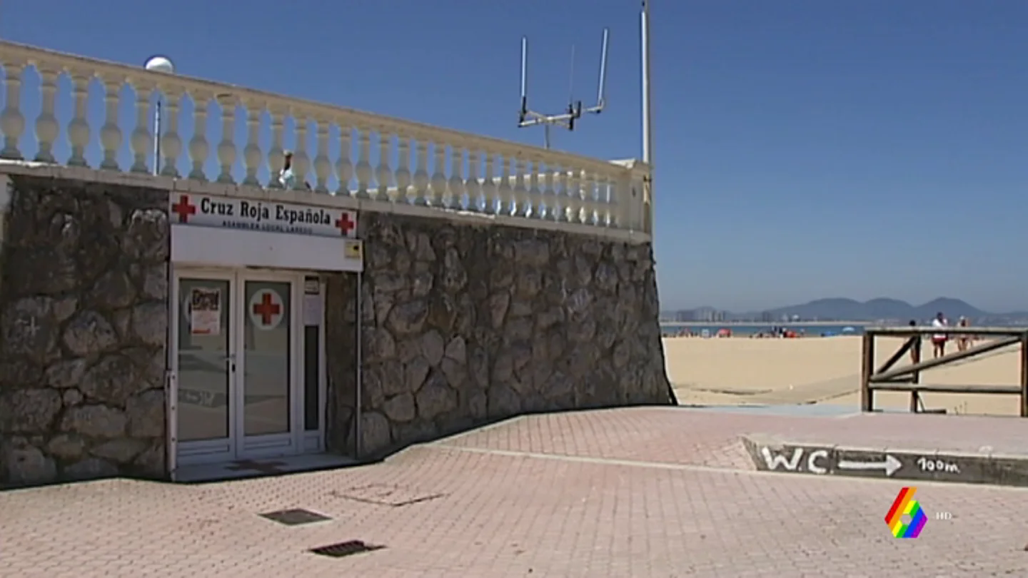 Puesto de la Cruz Roja en la playa de Laredo Puesto de la Cruz Roja en la playa de Laredo.