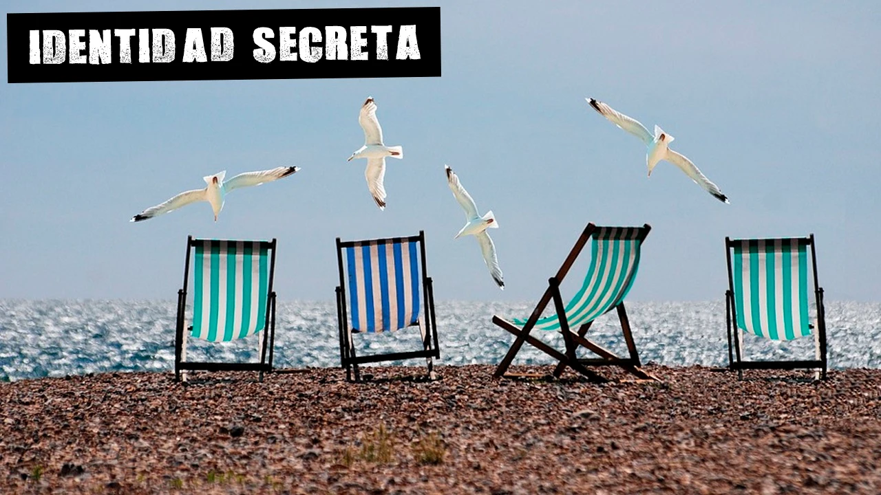 Identidad secreta-Chapa veraniega con sorpresa