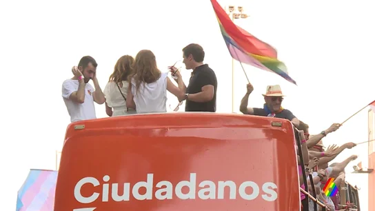 Albert Rivera en el autobús de Ciudadanos en el Orgullo (Archivo) Albert Rivera en el autobús de Ciudadanos en el Orgullo (Archivo)