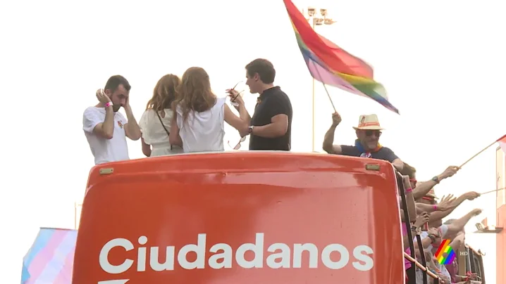 Albert Rivera en el autobús de Ciudadanos en el Orgullo (Archivo)