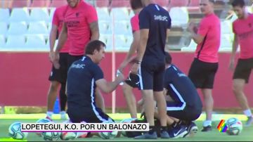 Julen Lopetegui, noqueado en el entrenamiento del Sevilla tras recibir un balonazo